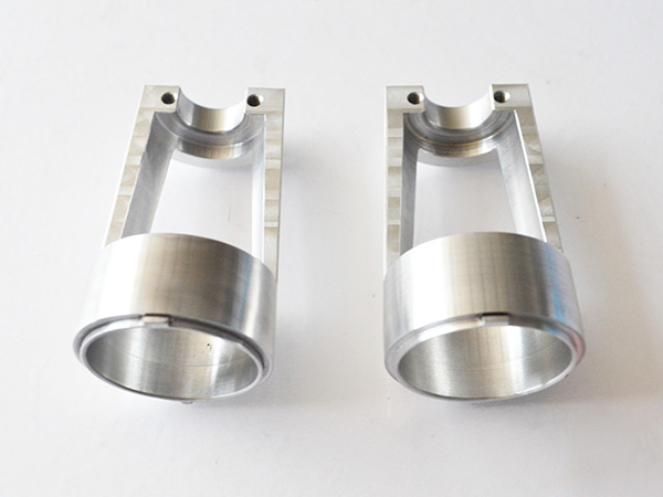 通訊襯套精密零件